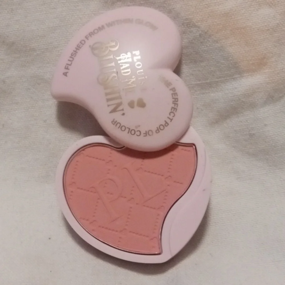 P.Louise Blush Compact